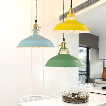 Suspension Colorée Design : Éclat & Style