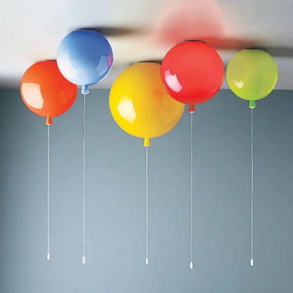Suspension Ballon Coloré : Lumière Magique pour Chambre d'Enfant