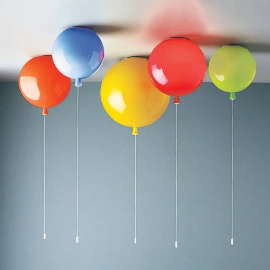Suspension Ballon Coloré : Lumière Magique pour Chambre d'Enfant