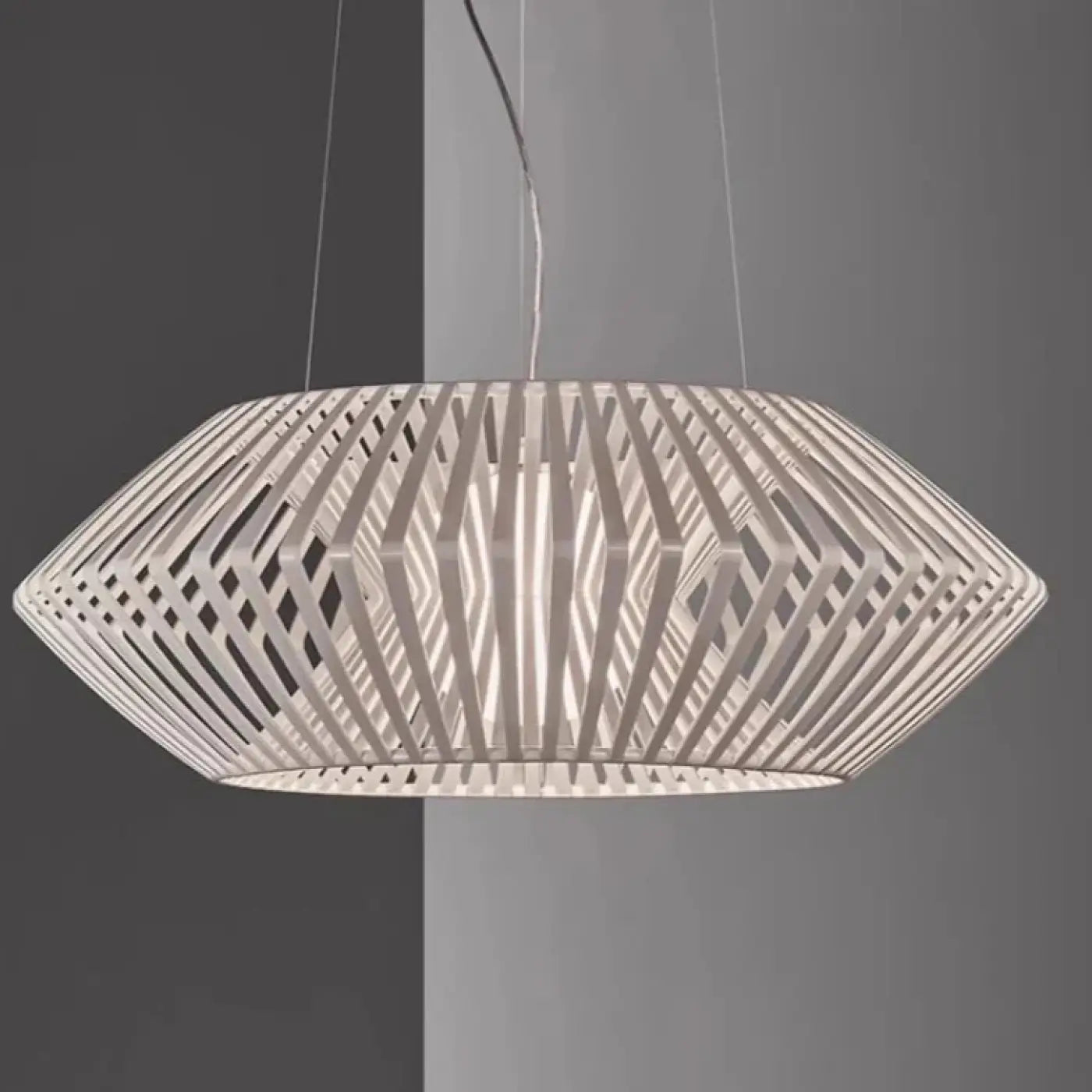 Suspension Design Bois Ajouré Luminaire Moderne