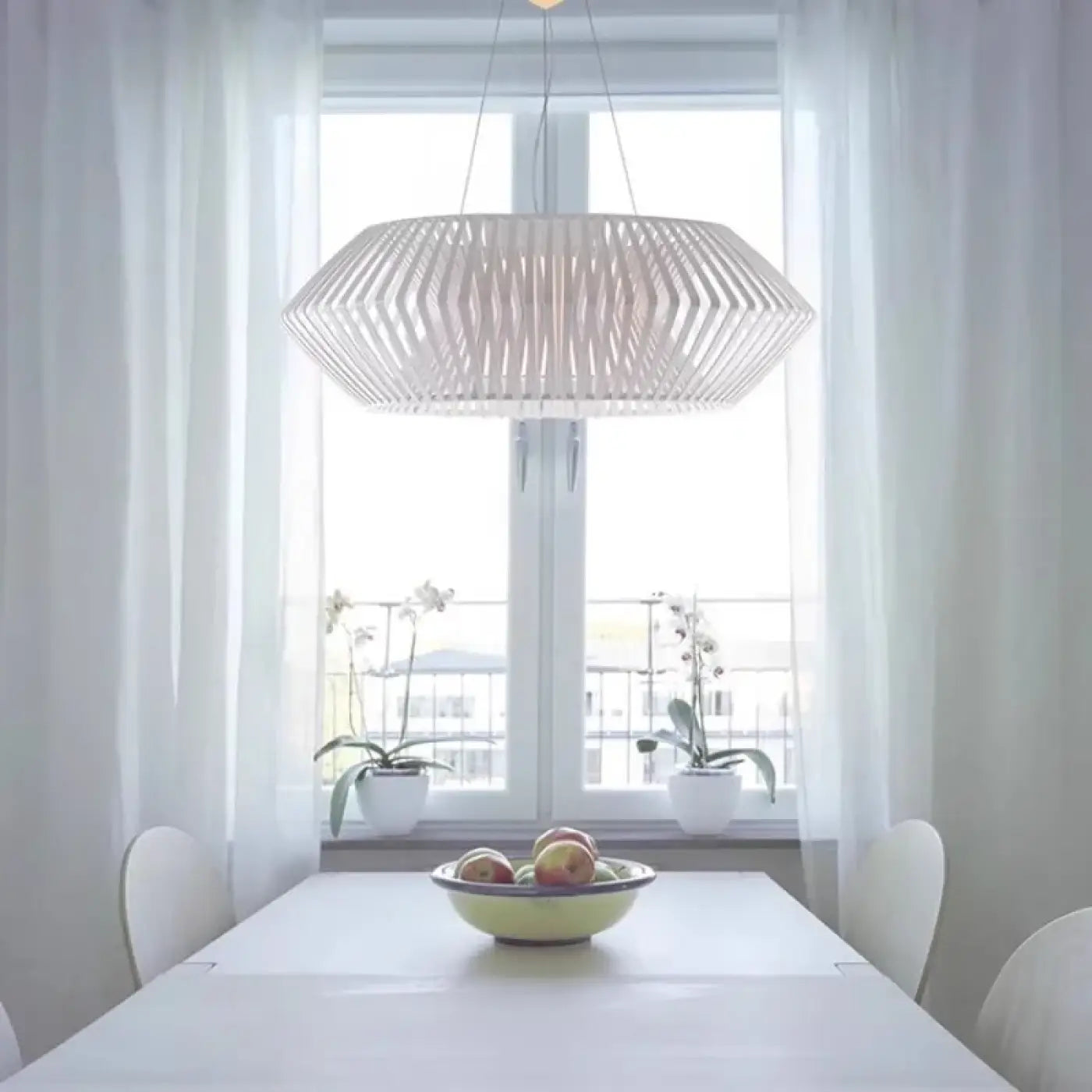 Suspension Design Bois Ajouré Luminaire Moderne