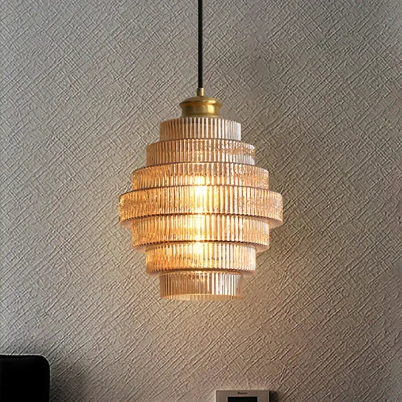 Suspension Art Déco Verre Strié Élégance Lumineuse