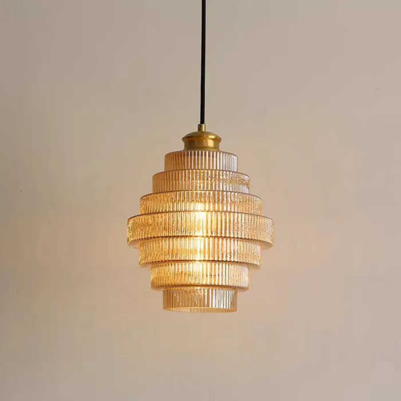 Suspension Art Déco Verre Strié Élégance Lumineuse