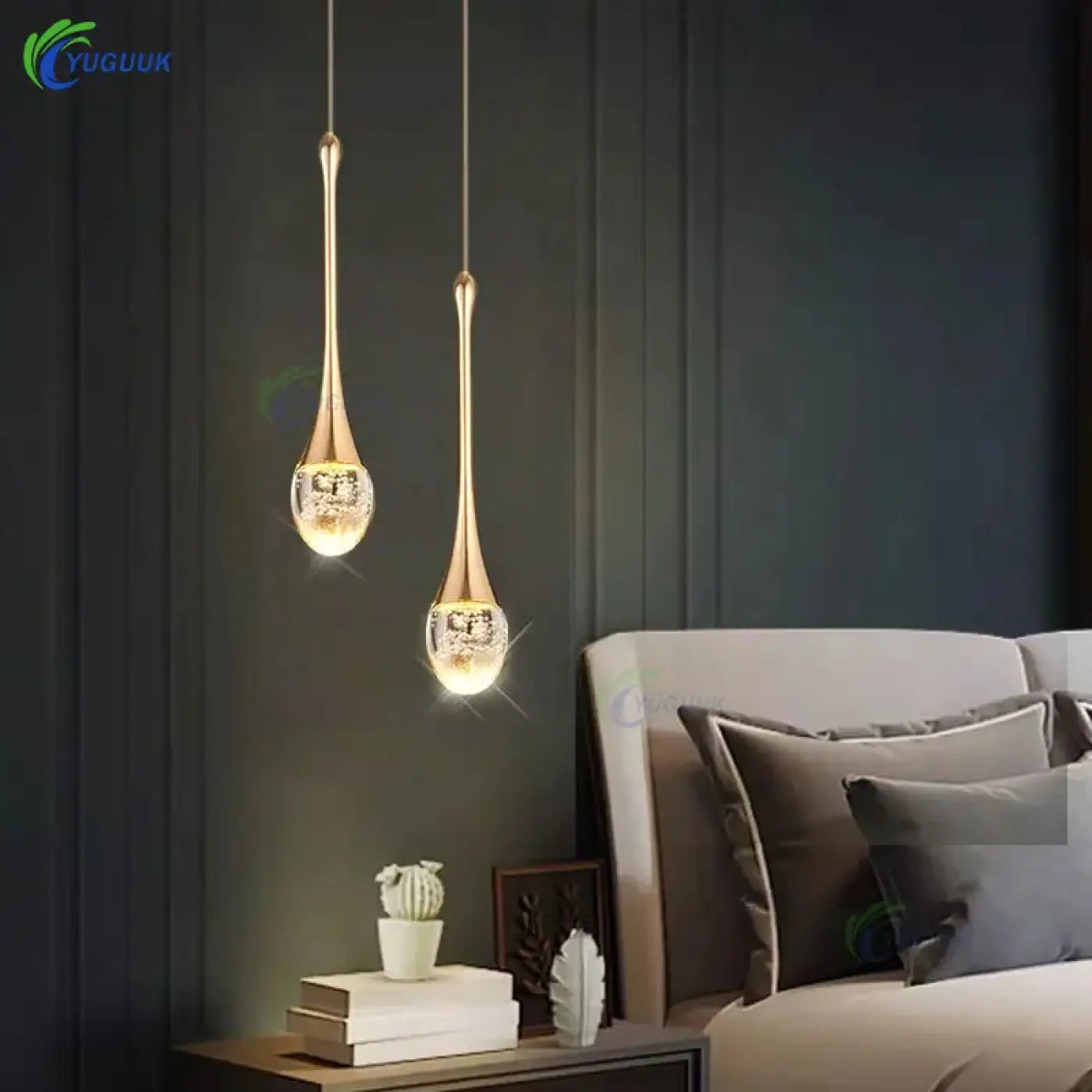 Suspension Goutte Dorée : Lumière Chaleureuse