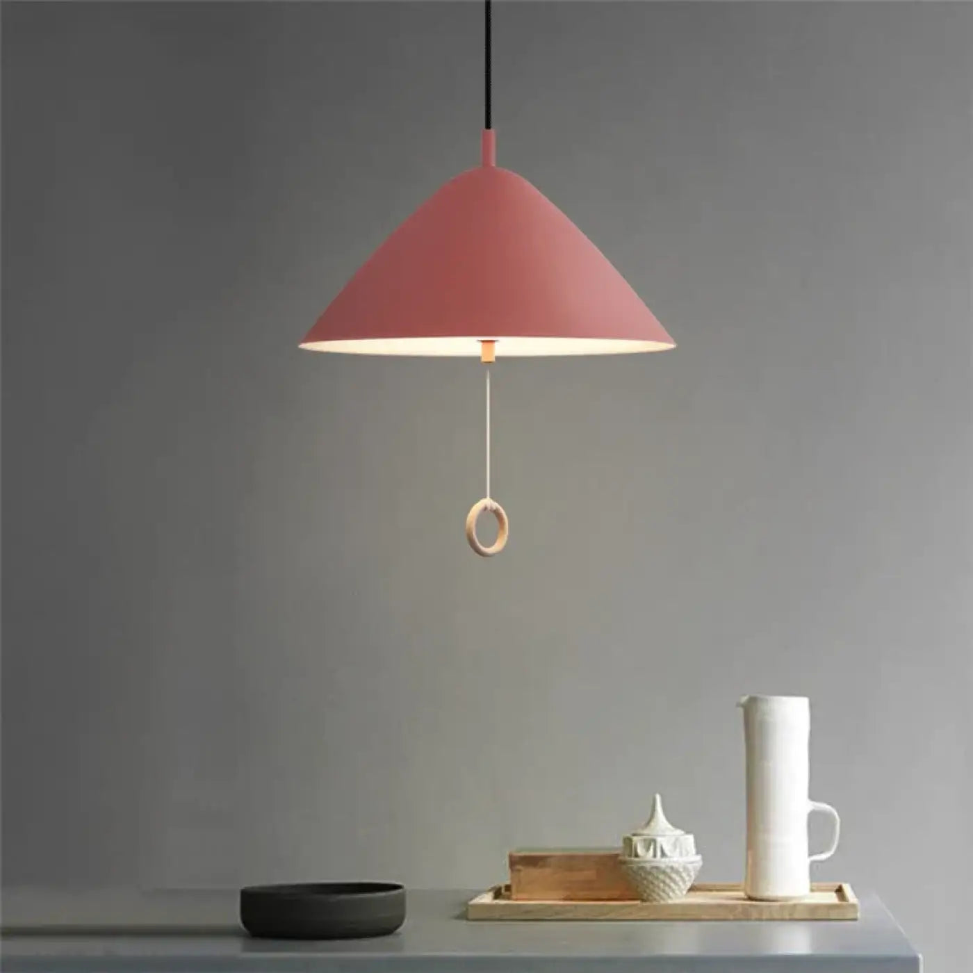 Suspension Conique Minimaliste Élégante