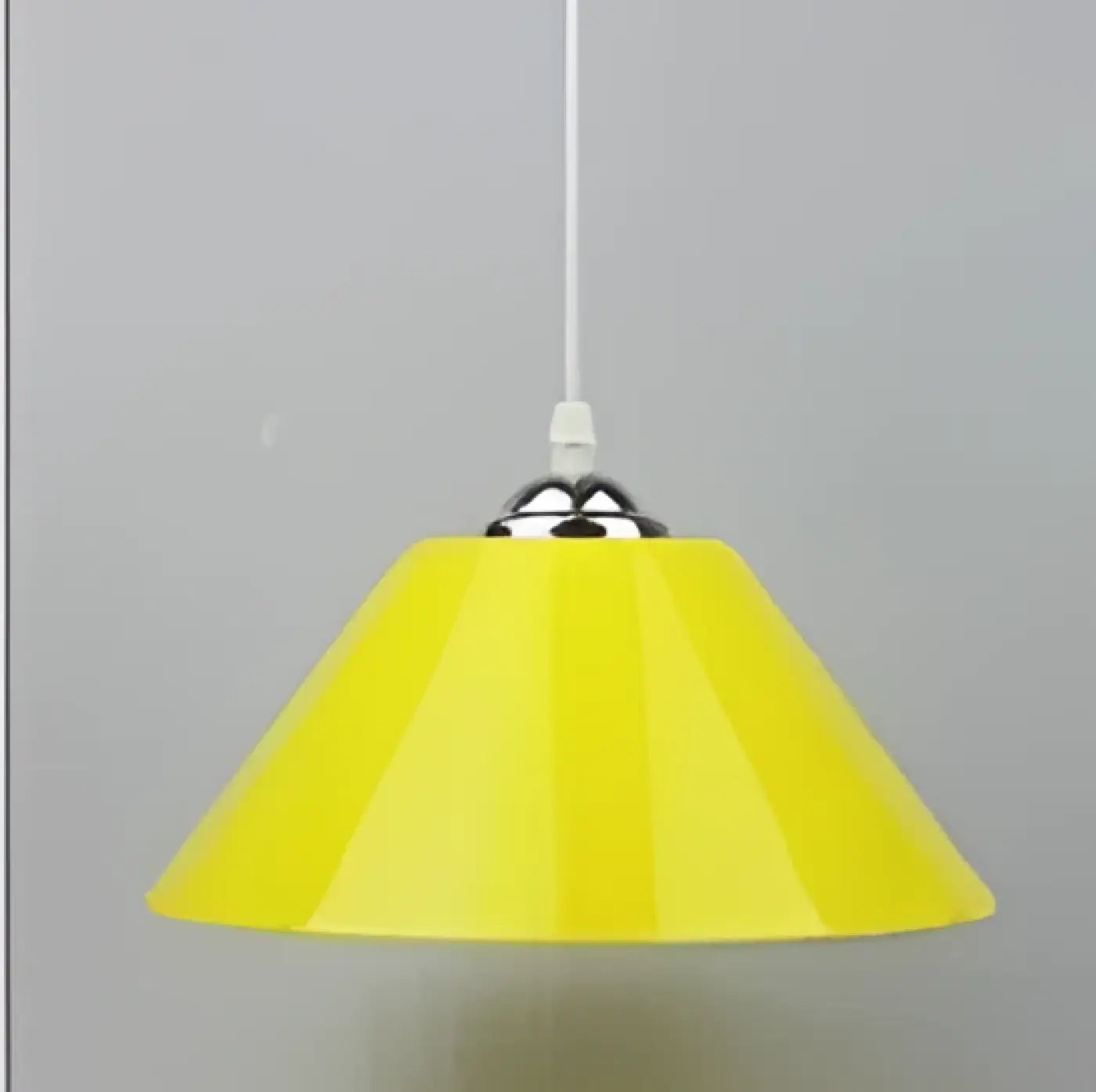 Suspension Conique Design : Lumière Colorée & Moderne