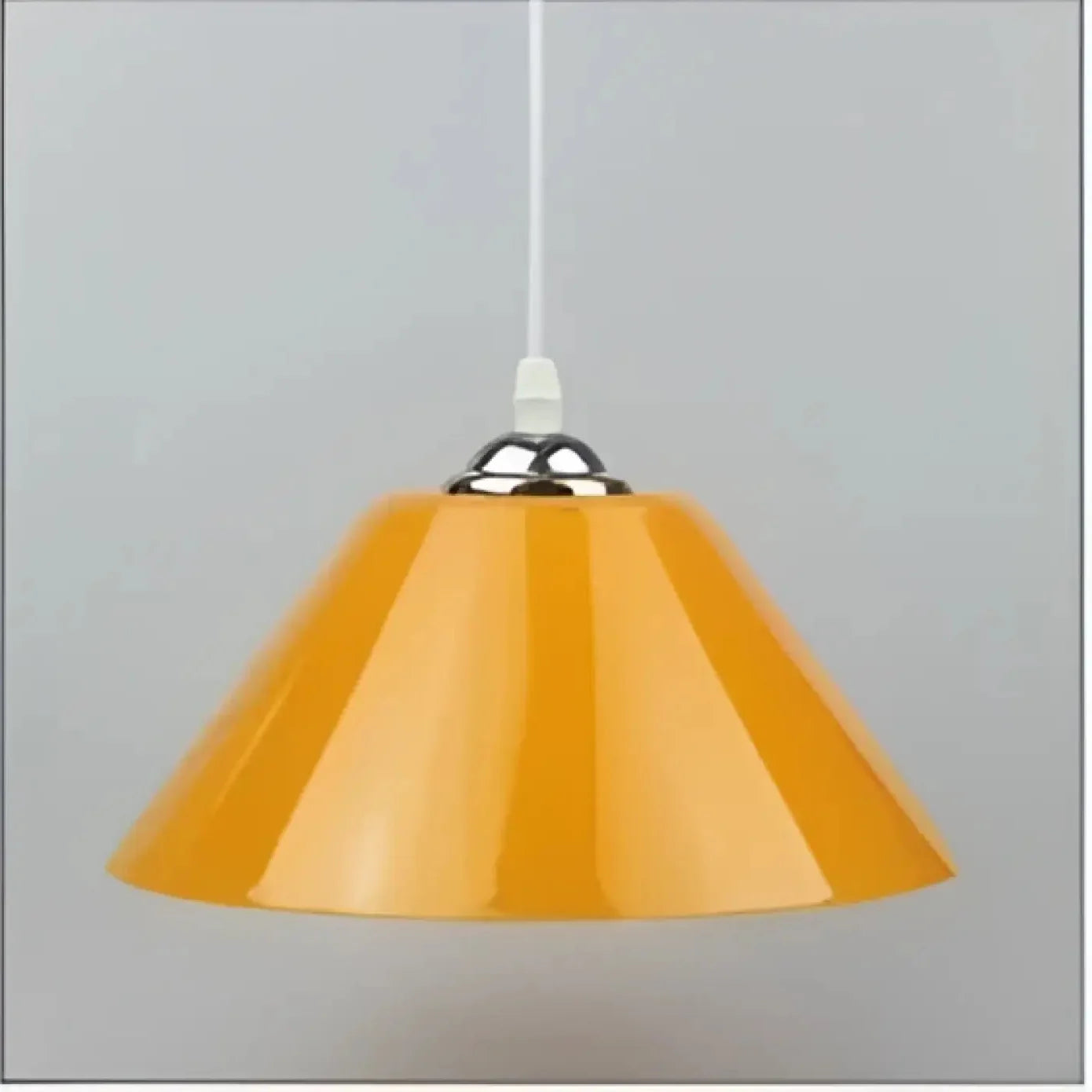 Suspension Conique Design : Lumière Colorée & Moderne