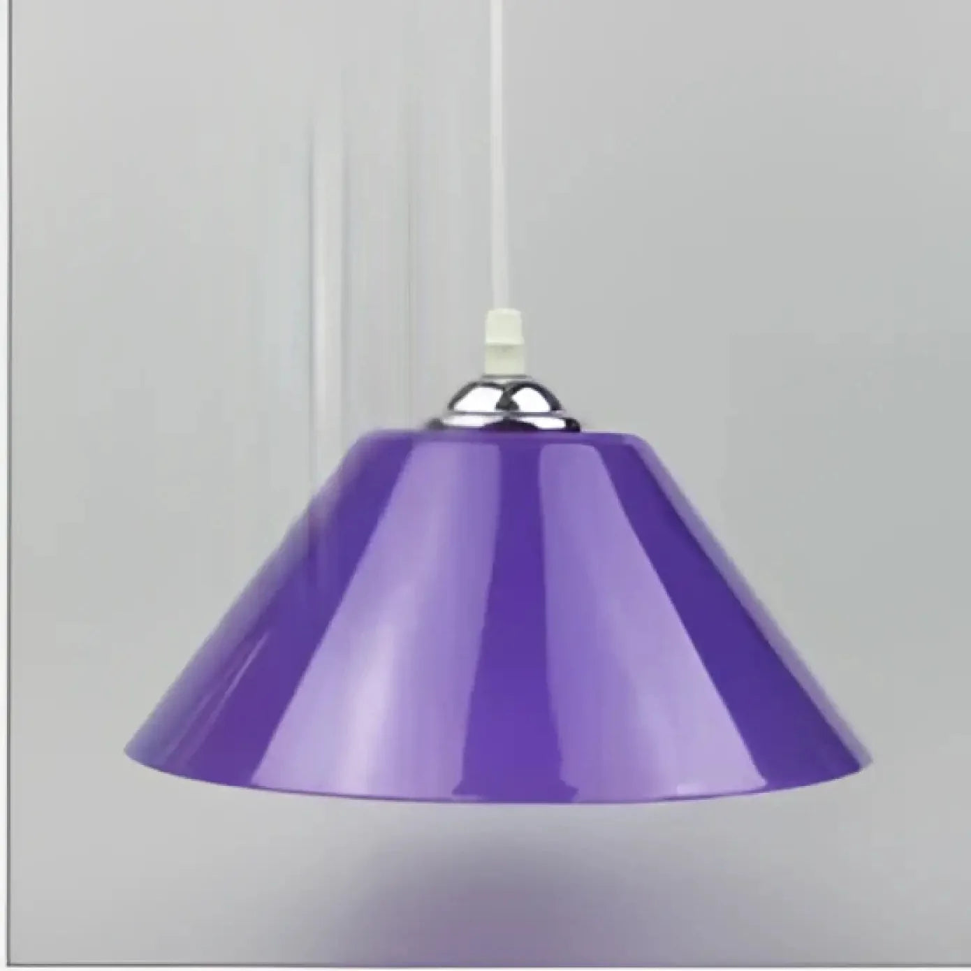 Suspension Conique Design : Lumière Colorée & Moderne