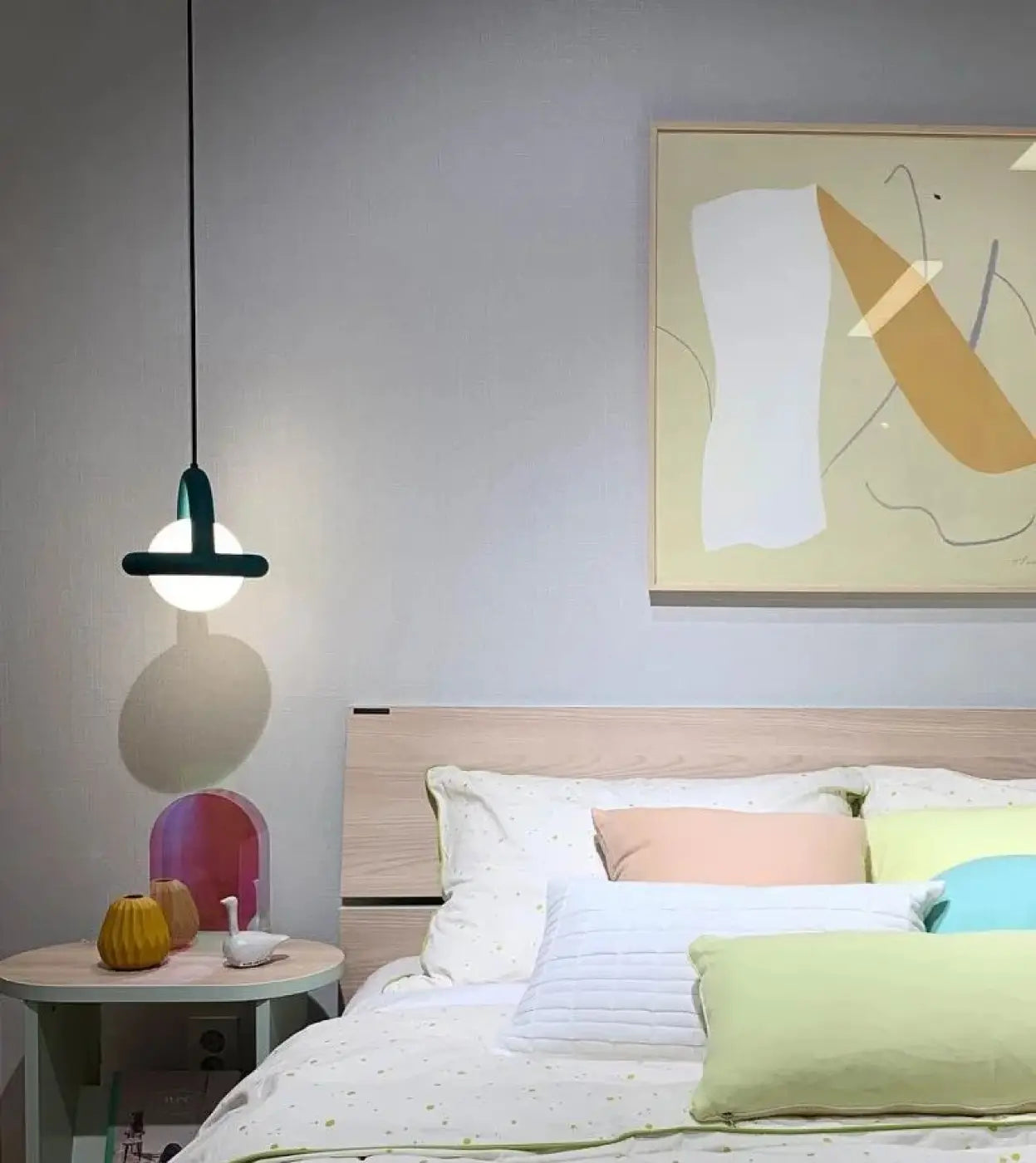 Suspension Globe LED Anneau Coloré Design Moderne