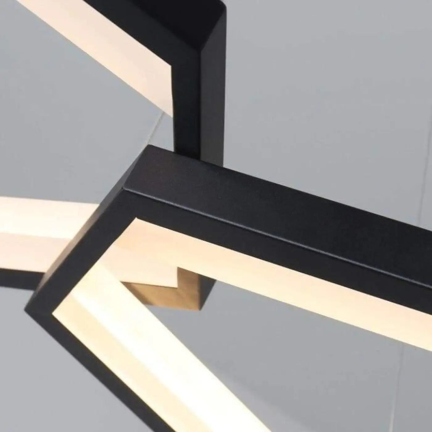 Suspension Luminaire Design Moderne & Élégante