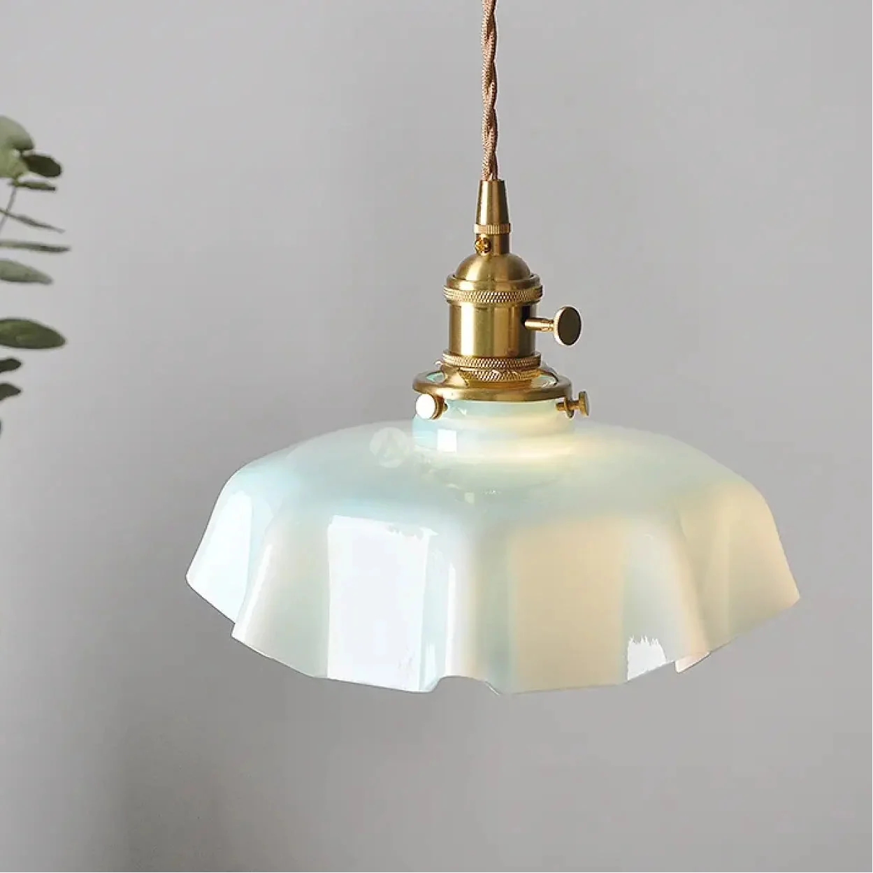 Suspension Luminaire Verre Ondulé Laiton Vieilli