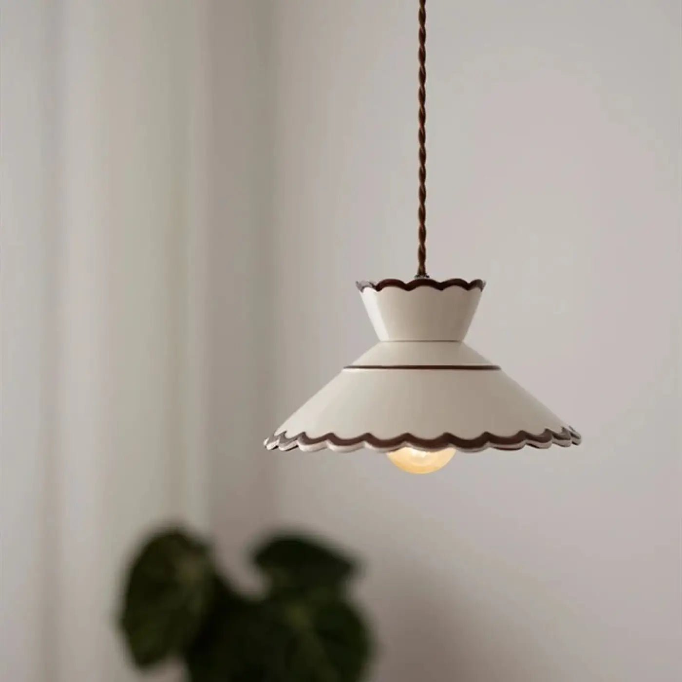 Suspension Luminaire Vintage Céramique & Laiton